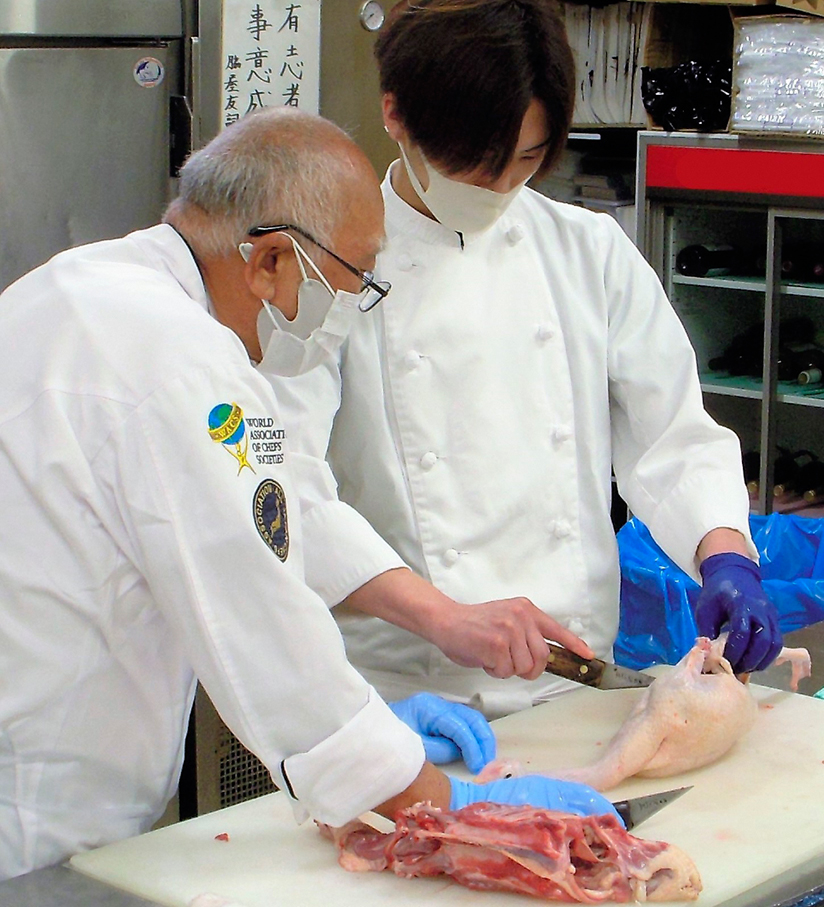 鴨のさばき方の実習