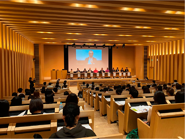 ホールでの大学生向け意見交換会