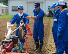 井関農機株式会社と連携した農業機械に関するプロジェクトの様子