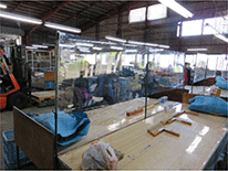 コロナ対策が施された作業台