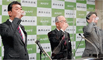 農林水産大臣・副大臣が定例会見で牛乳等の消費拡大をPR