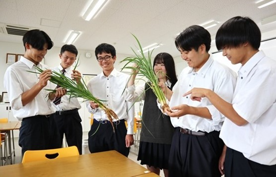 みどり戦略学生チャレンジで農林水産大臣賞を受賞した高校生