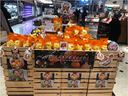 輸出先の店頭で販売されるうんしゅうみかん 輸出先の店頭で販売されるうんしゅうみかん