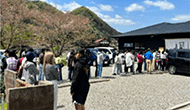 「田万里家」の販売風景 「田万里家」の販売風景