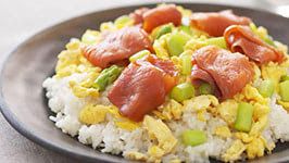 Chirashi-zushi (scattered sushi)
