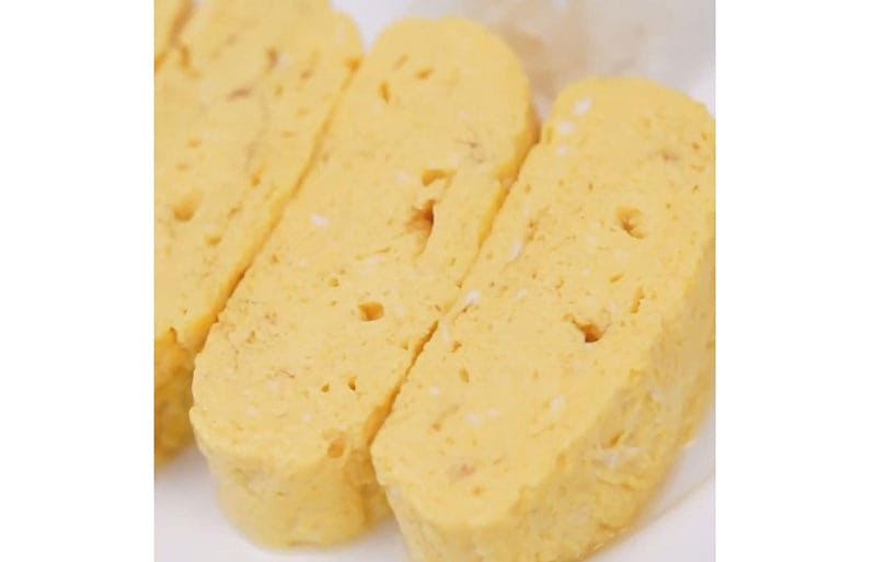 Japanese rolled omelet