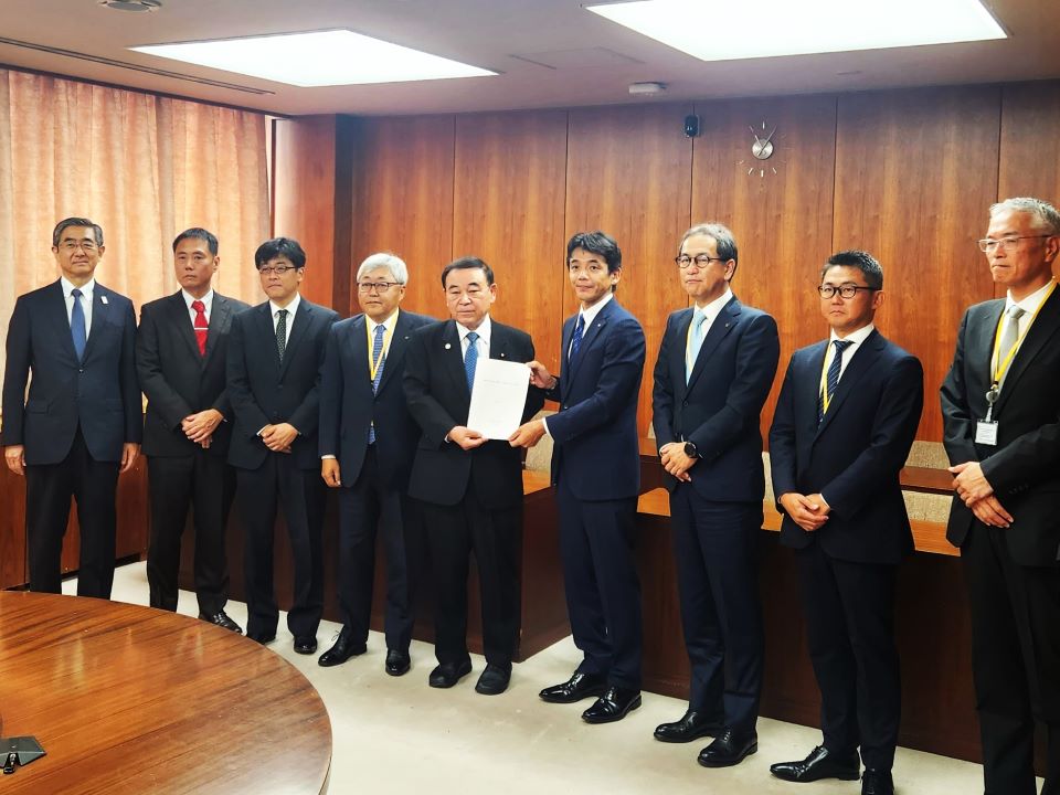 商社からの要望書の手交