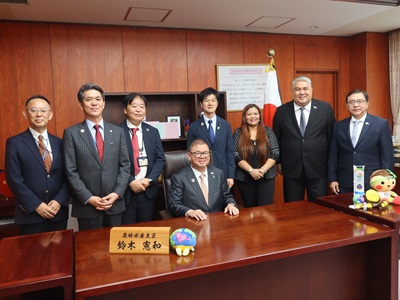 フィリピン農業大臣との記念写真