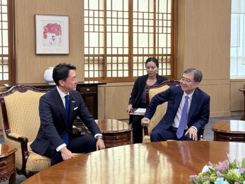 趙顕外交部長官との会談