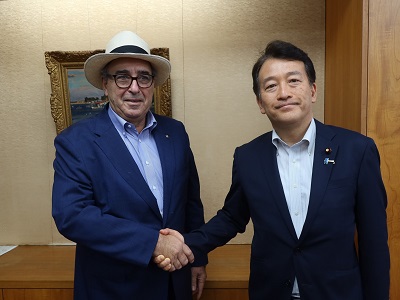 ウルグアイ東方共和国農牧水産大臣と握手