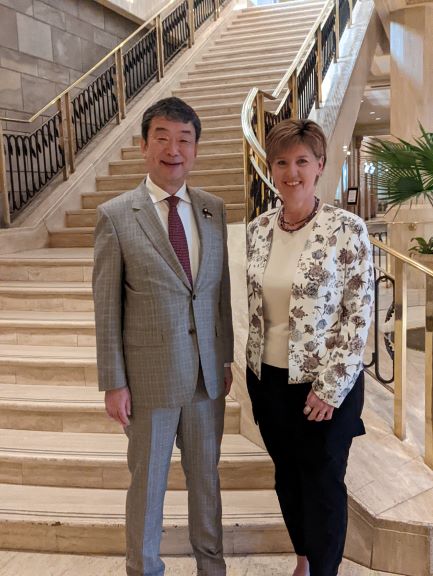 ビボー・カナダ農業・農産食料大臣と中村農林水産副大臣