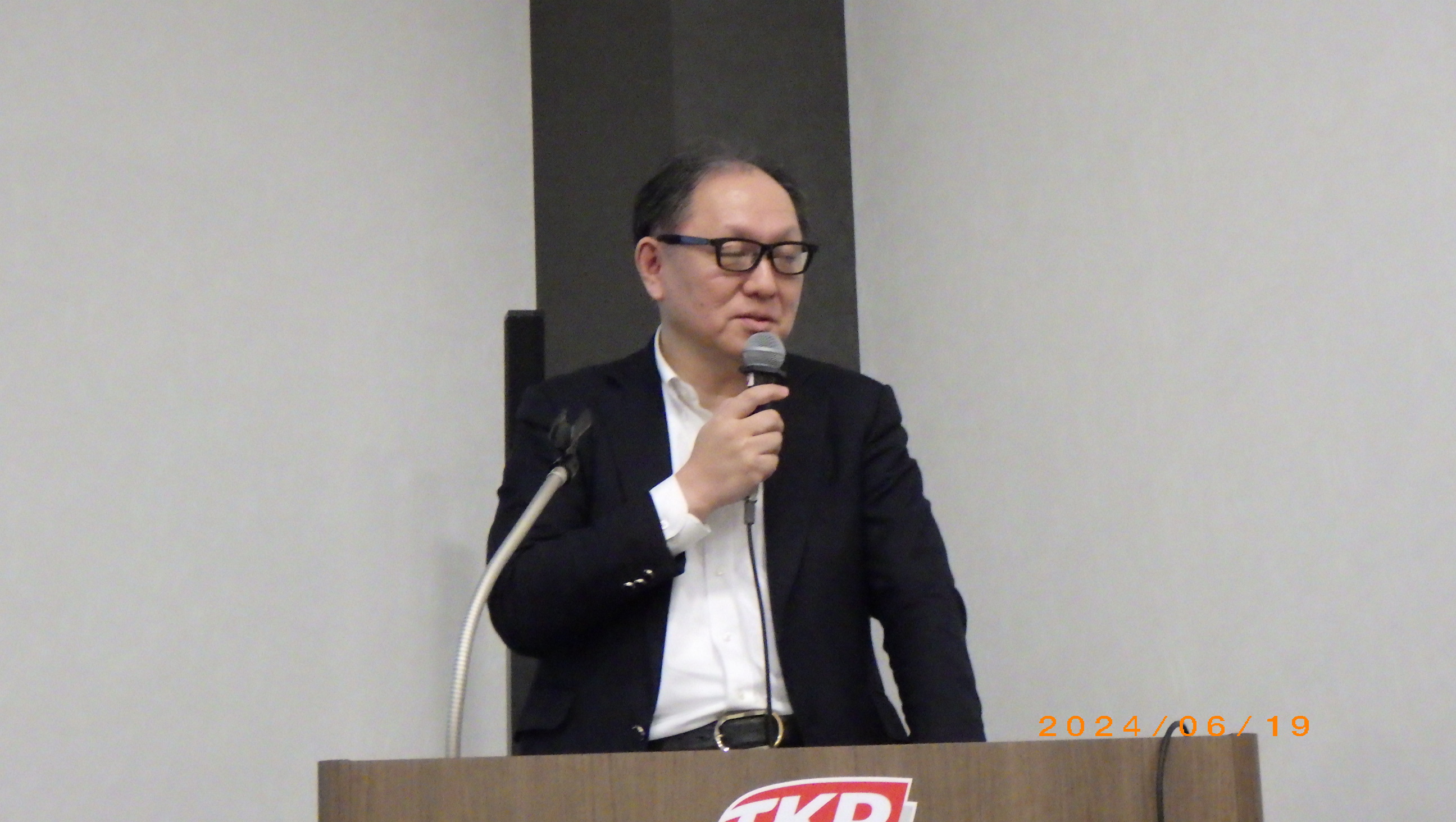 山口審議官画像