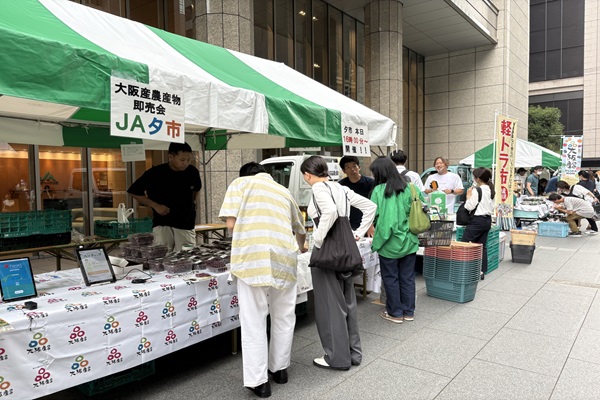 農産物販売会の様子