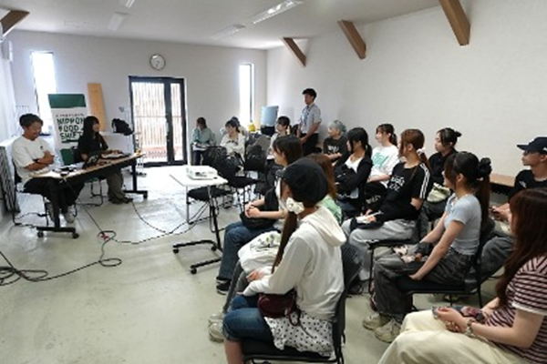学生との意見交換の様子