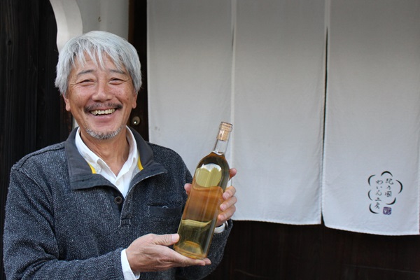 夢の県産100％ワインの新酒のようす