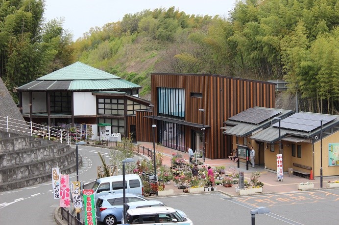 道の駅かなん及び直売所