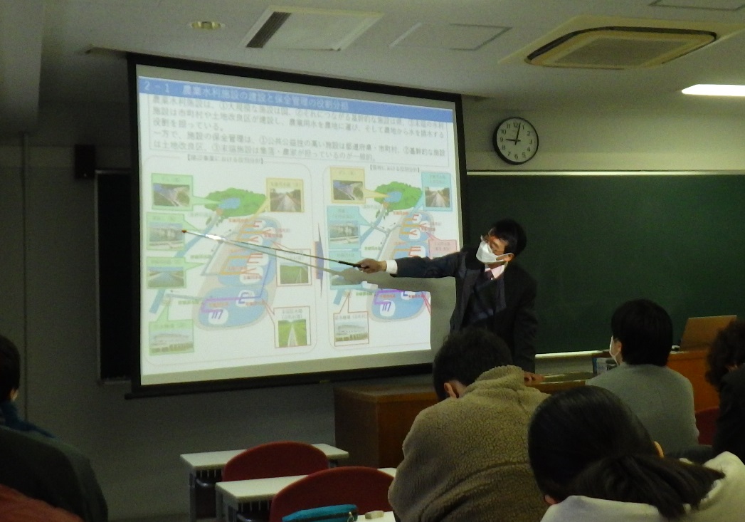 ストックマネジメントについて講義するようす
