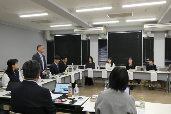 大学生と食品企業担当者がランチミーティングで食育に関する意見交換をしました