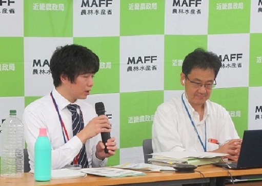 濱尾講師と安宅消費生活課長