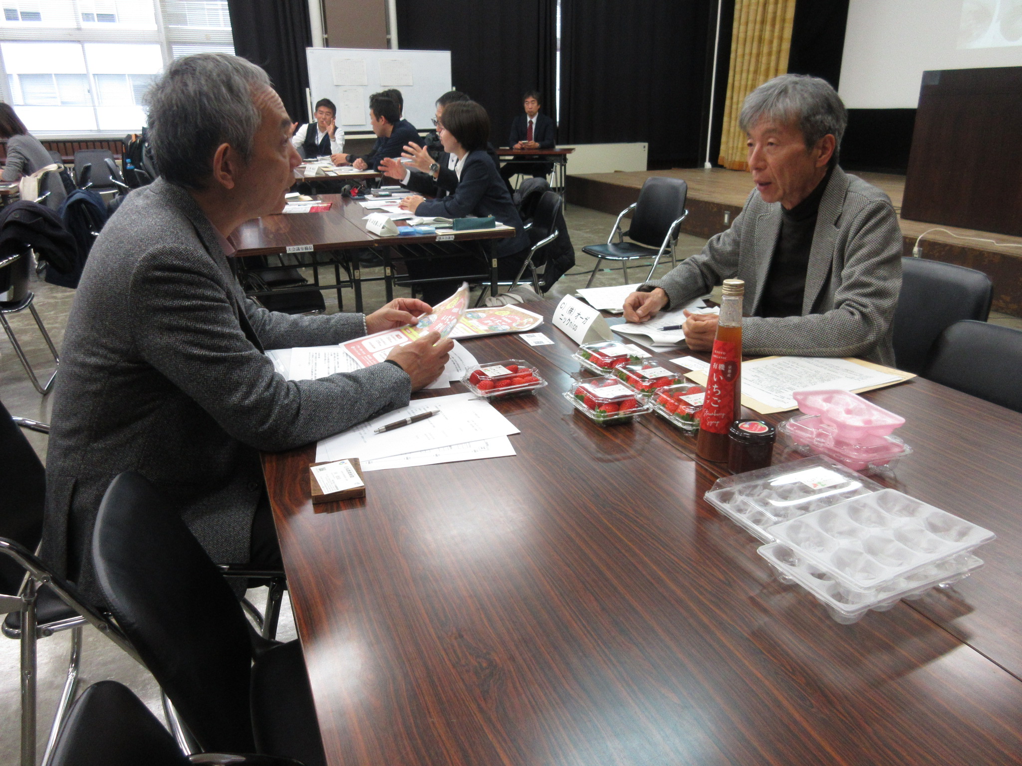 個別商談の様子２