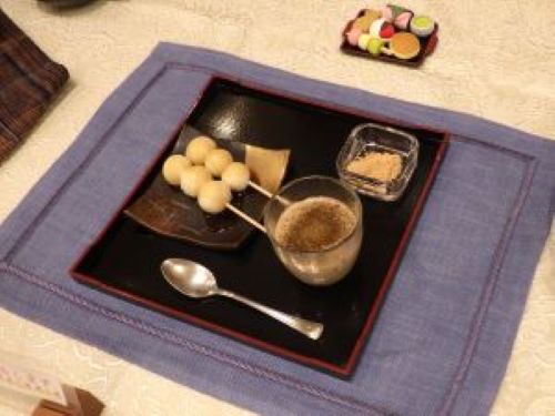 「和菓子」盛り付けの様子