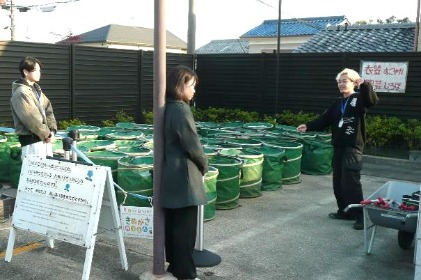 立命館大学の農業・園芸サークル・きぬがさ農園Kreis（クライス）を訪問のようす