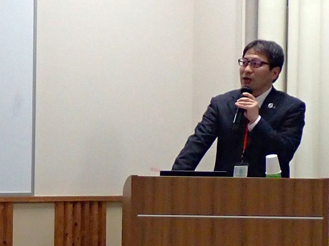 体験談を話す養父市細田部長の写真