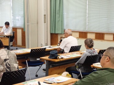 質疑の様子