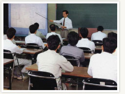 平成7年4月