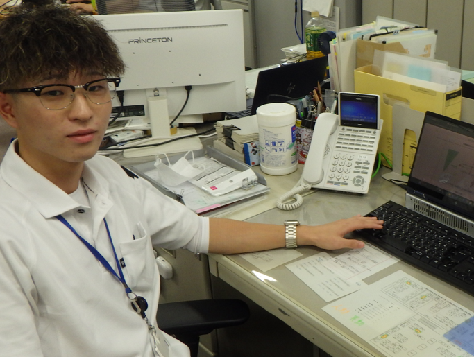 農村振興部設計課1年目係員