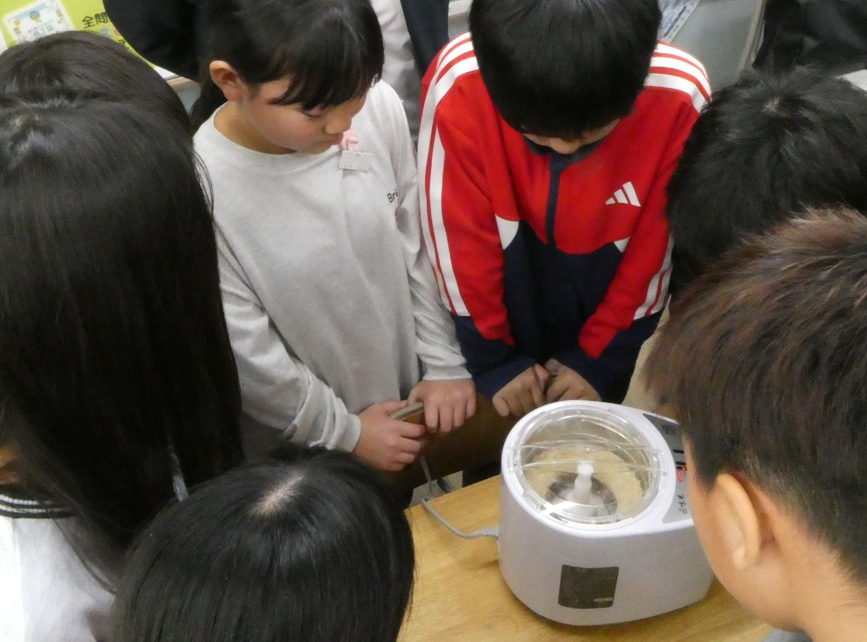 成徳小学校での出前授業