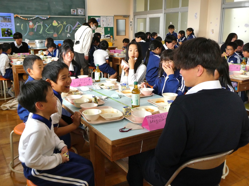 九会小給食3