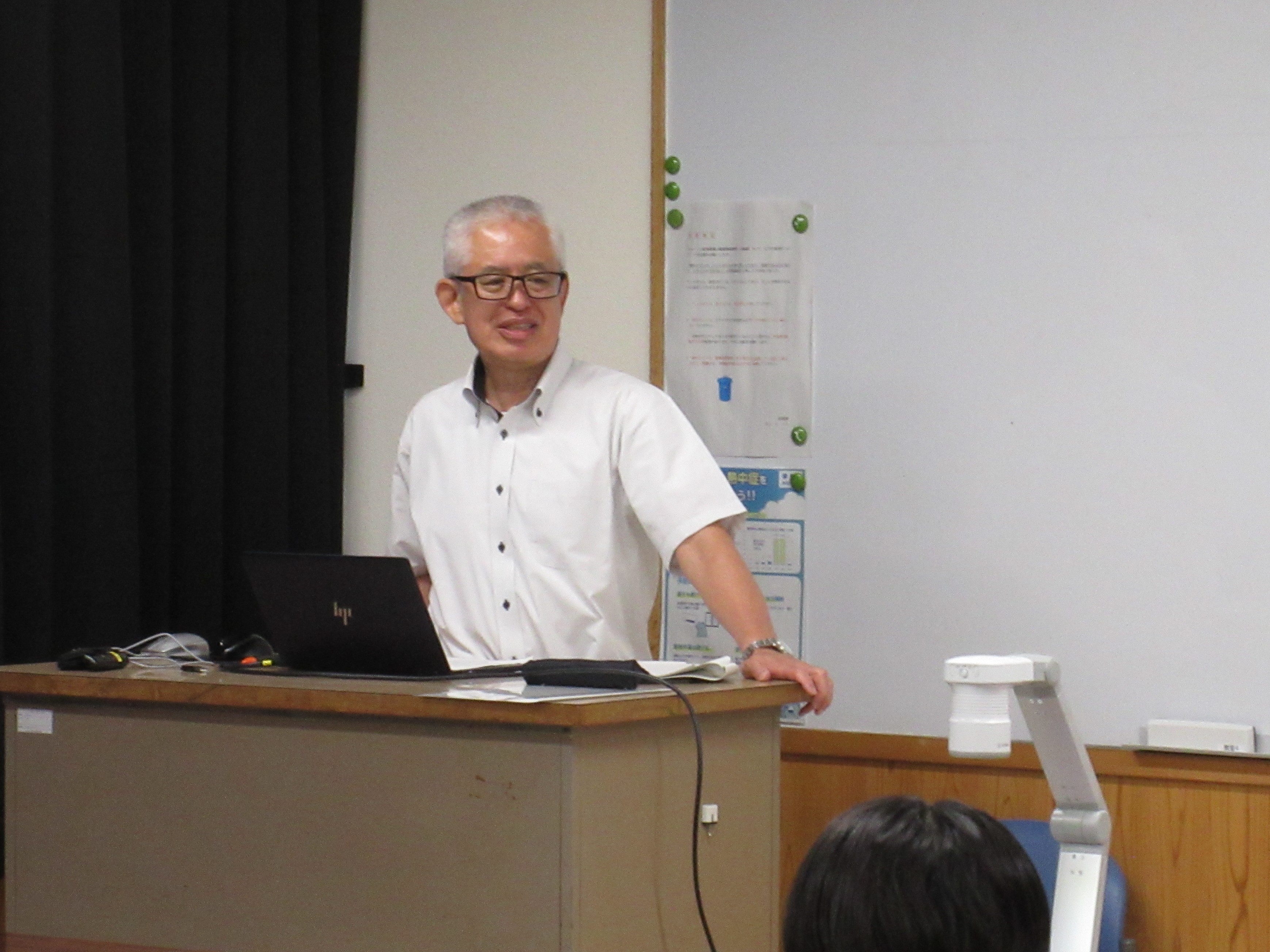 講評を行う青木地方参事官