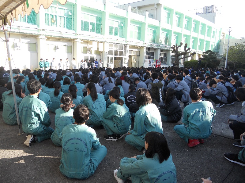 朝一生徒による開会式