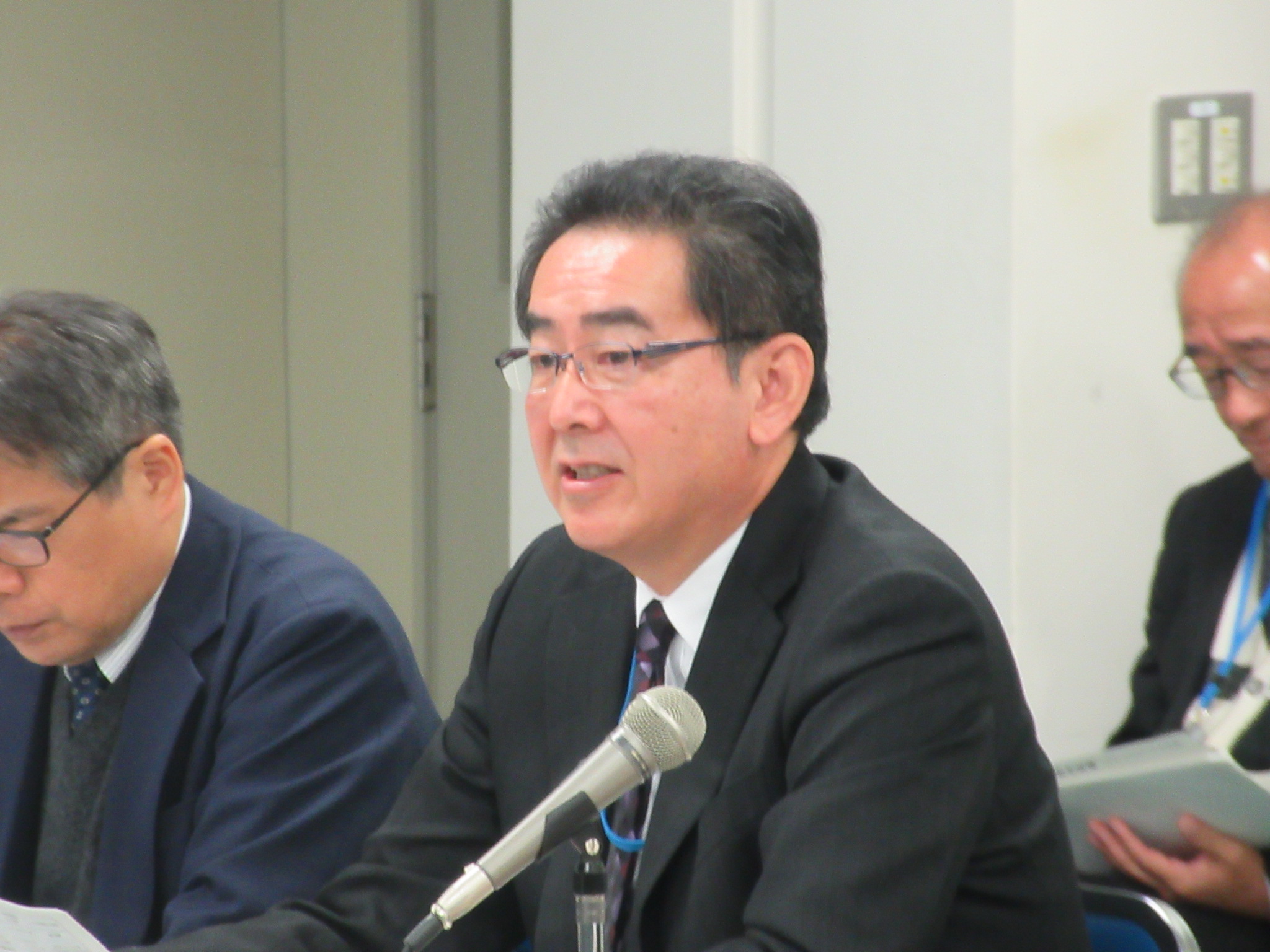 説明を行う米田総括農政推進官