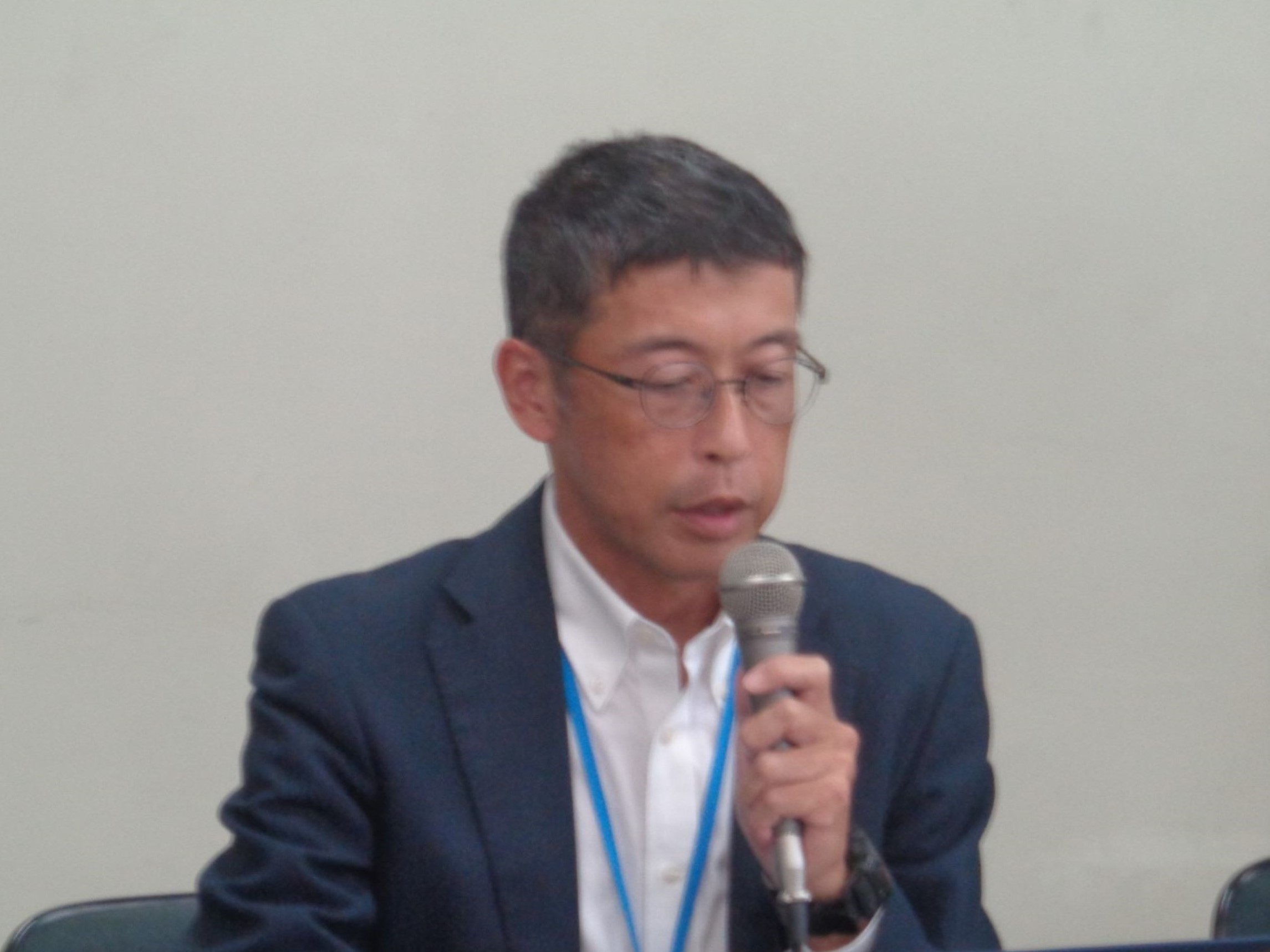 政策説明を行う有江地方参事官