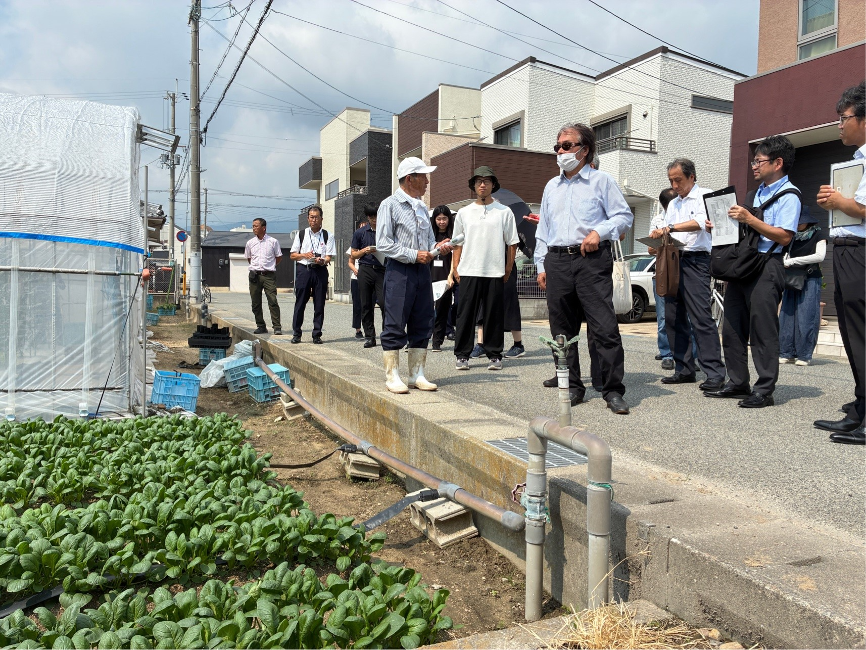 西宮市で行われた農園見学の様子