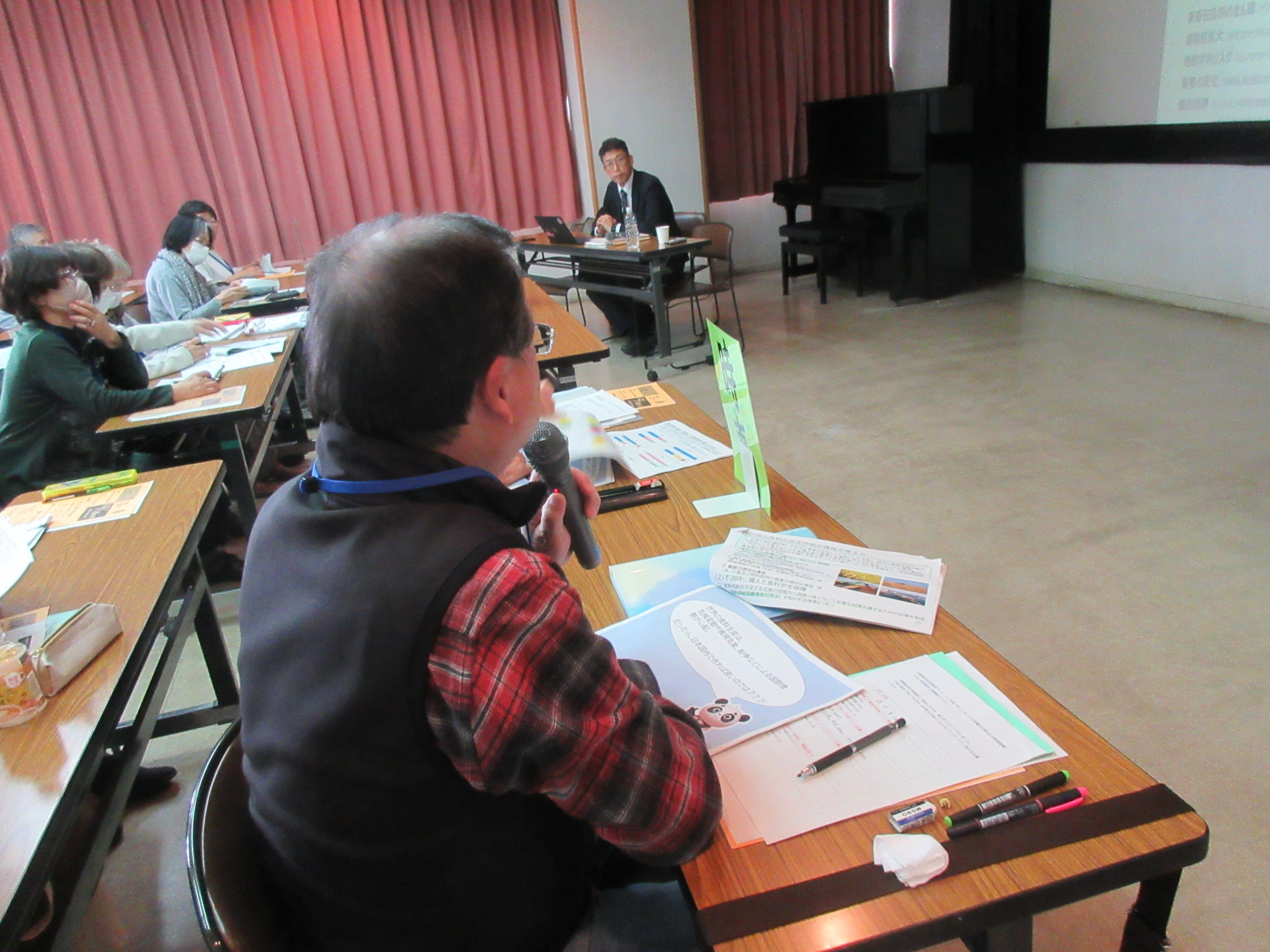 塾生が質問する様子