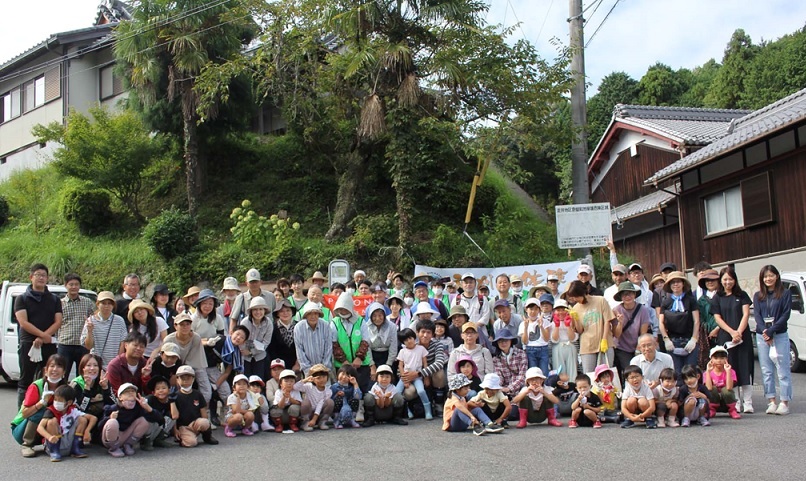 稲刈りに参加したみなさん
