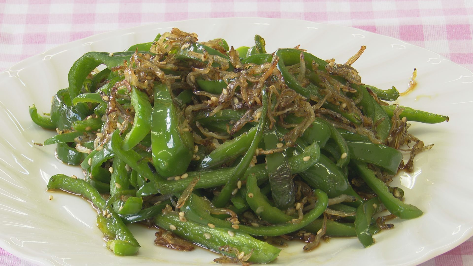 102円 高評価のクリスマスプレゼント 産地直送 和歌山産ピーマン 250g 大 小サイズ混合 102円 高評価のクリスマスプレゼント 産地直送 和歌山産ピーマン 250g 大 小サイズ混合