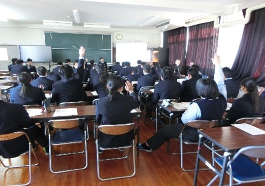 講義を聴く生徒さんたち