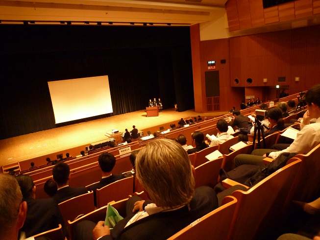 プロジェクト発表会(県民交流センター会場内)の様子