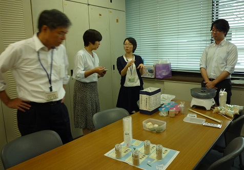 試食展示についての意見交換風景