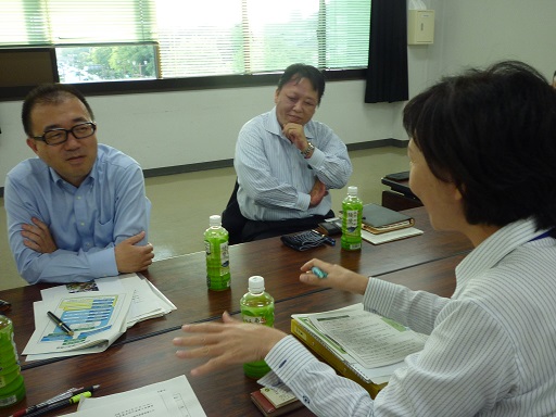 担当地域に分かれての意見交換の様子