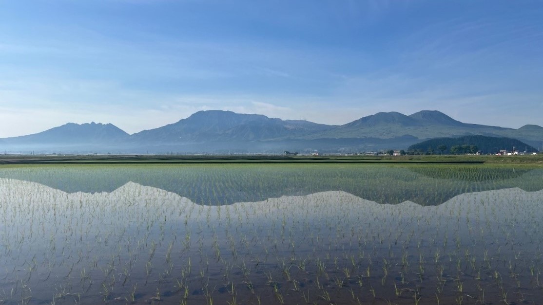 逆さ阿蘇五岳