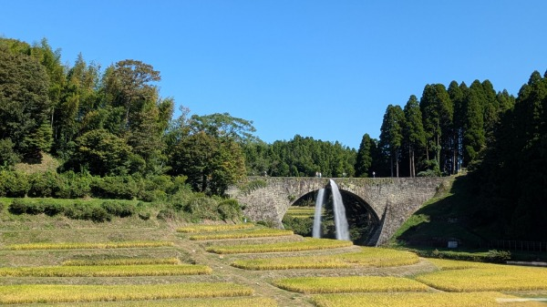 白糸台地棚田と国宝通潤橋（上益城郡山都町）