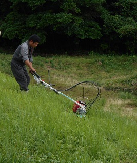 斜面草刈機