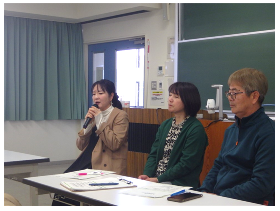 意見交換するkaoluna和草ハーブ農園