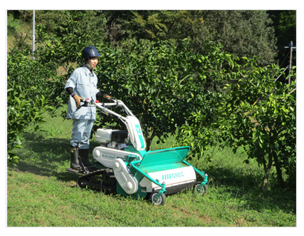 自走式草刈り機を体験