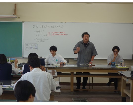 一人目の若手農業者からの説明の様子